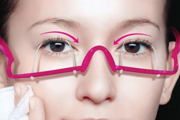 双眼皮眼镜有什么副作用济南验光师培训学校在线教学。