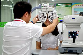 验光师培训，正真视光学院 