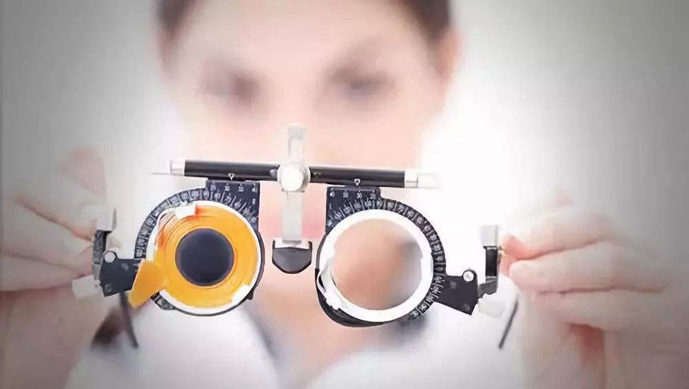 验光师培训学习，正真视光学院，验光师培训