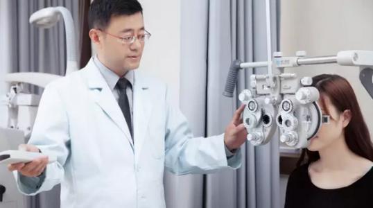 验光师培训学校，正真视光学员，验光师培训