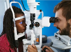 济南眼镜培训学校分享近视眼底改变及视神经炎的病因及表现